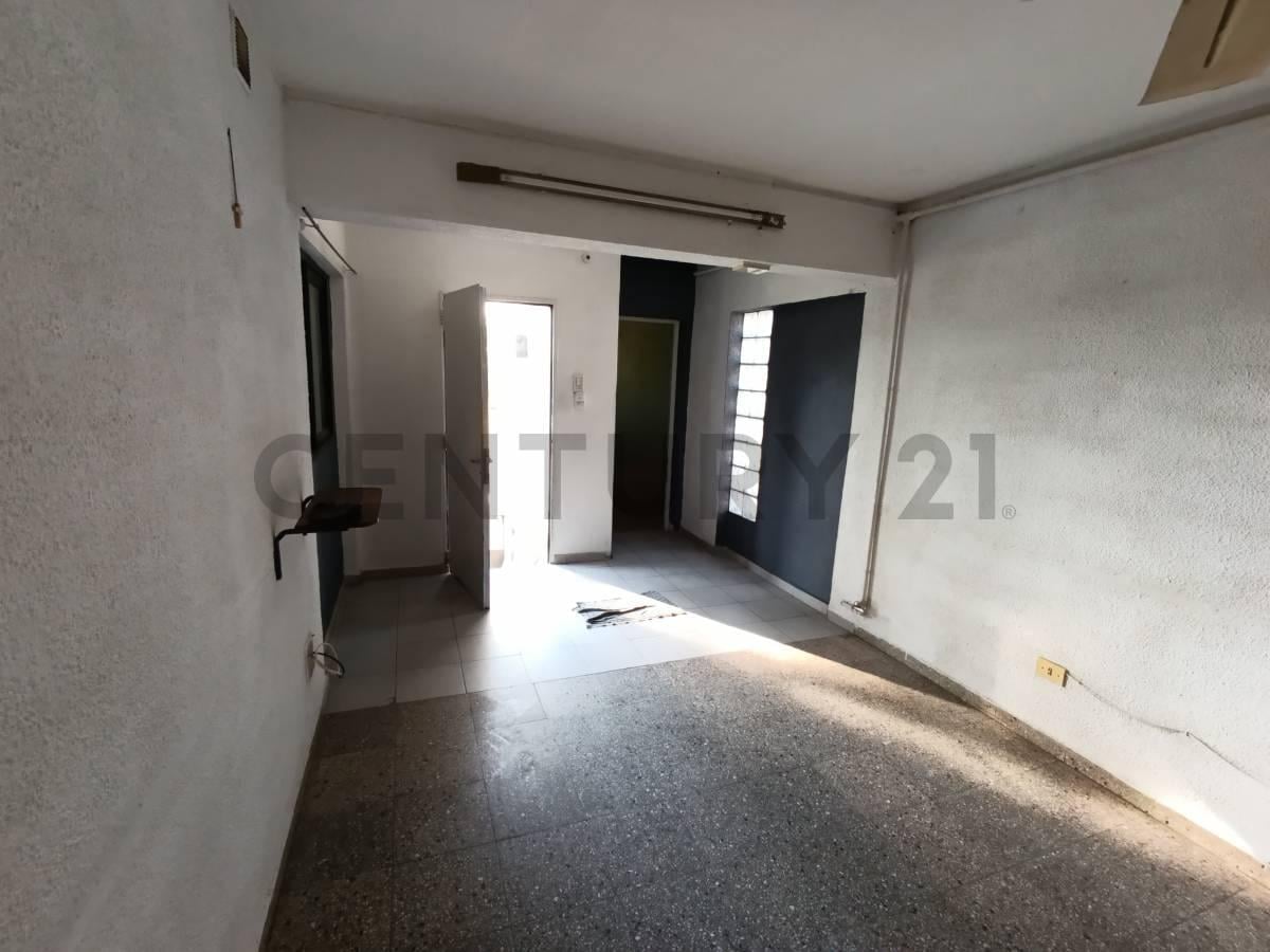 SE VENDE PH DE DOS DORMITORIOS Y GARAGE EN RAFAELA