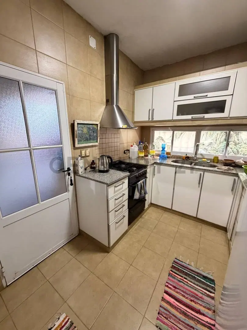 VENTA de Casa de 3 dormitorios con pileta, galería y amplio patio 3