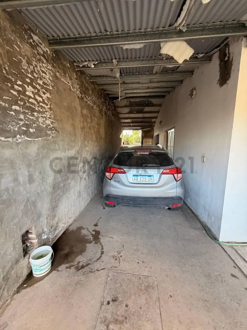 VENTA de Casa de 3 dormitorios con pileta, galería y amplio patio 4