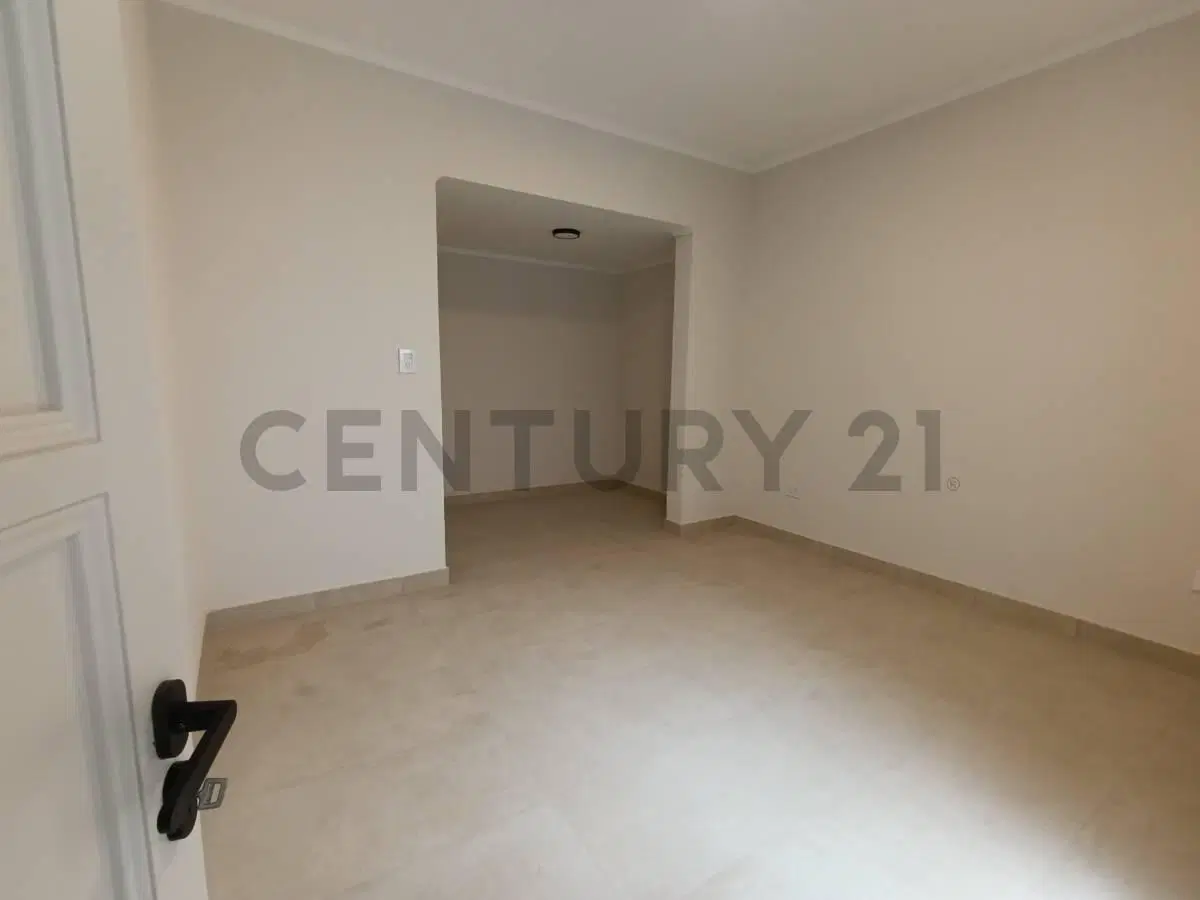 SE VENDE CASA REFACCIONADA A NUEVA EN RAFAELA 2