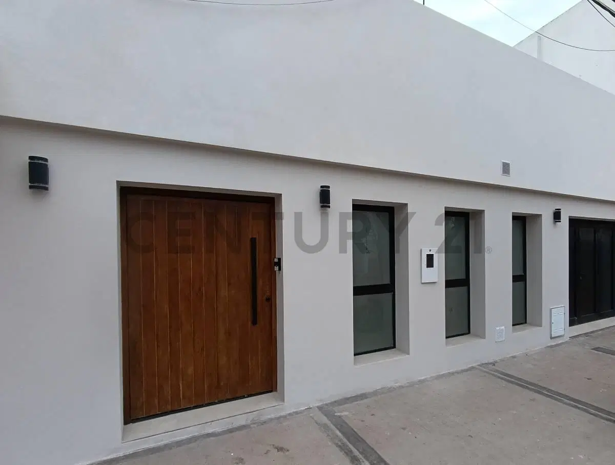 SE VENDE CASA REFACCIONADA A NUEVA EN RAFAELA 3