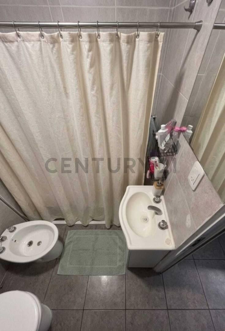 Foto de Departamento de 2 dormitorios con cochera en venta en Barrio Pizzurno, imagen 1