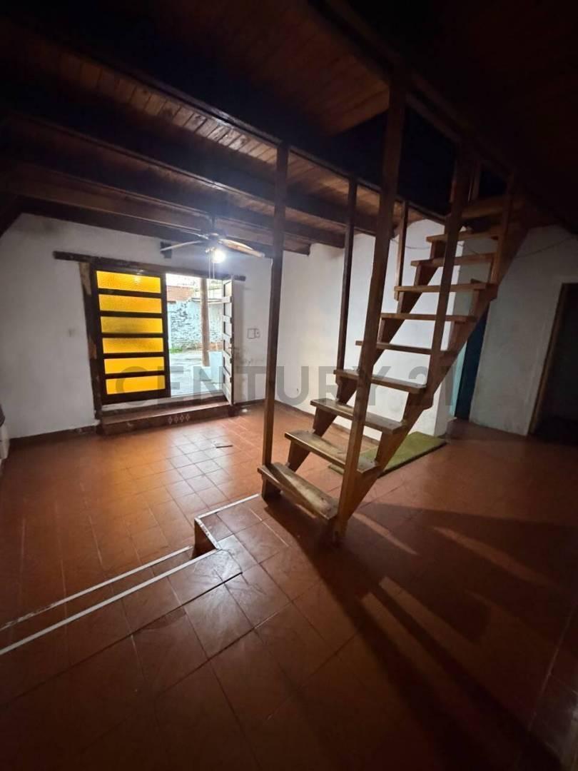 Foto de CASA EN VENTA (TIPO ALPINA) - dos plantas con amplio terreno - 26 de, imagen 2
