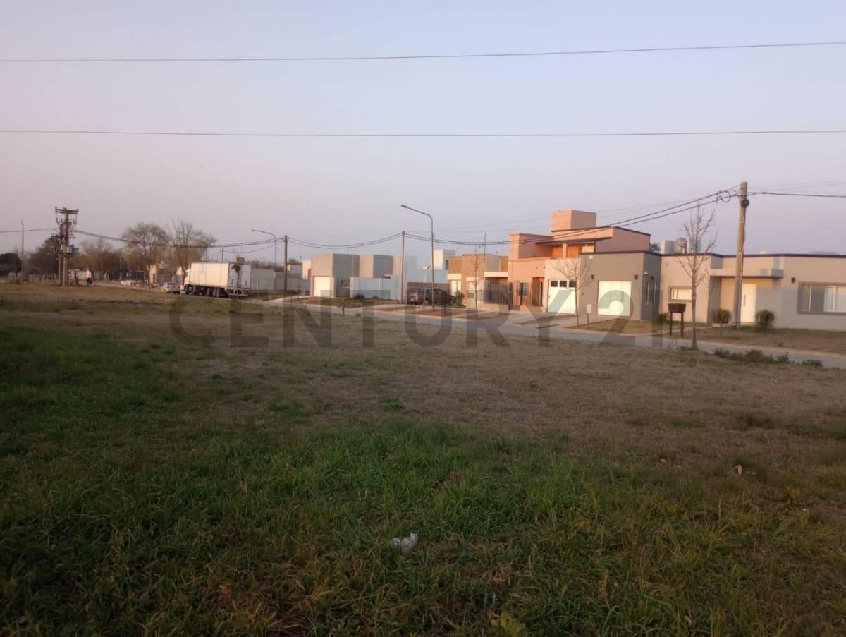 Foto de Lote en venta en Rafaela, esquina, imagen 2