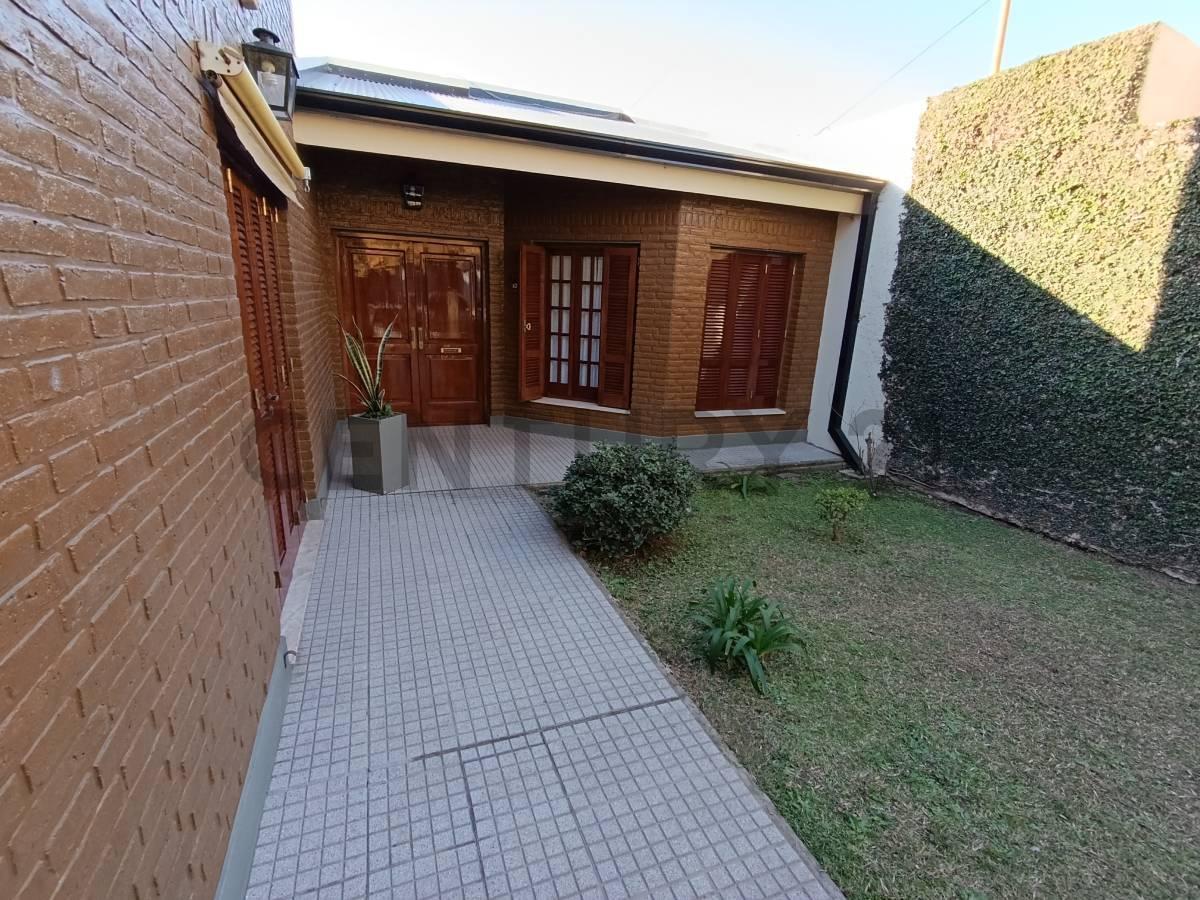 Foto de EXCELENTE CASA CON PILETA EN RAFAELA - BARRIO BELGRANO, imagen 2