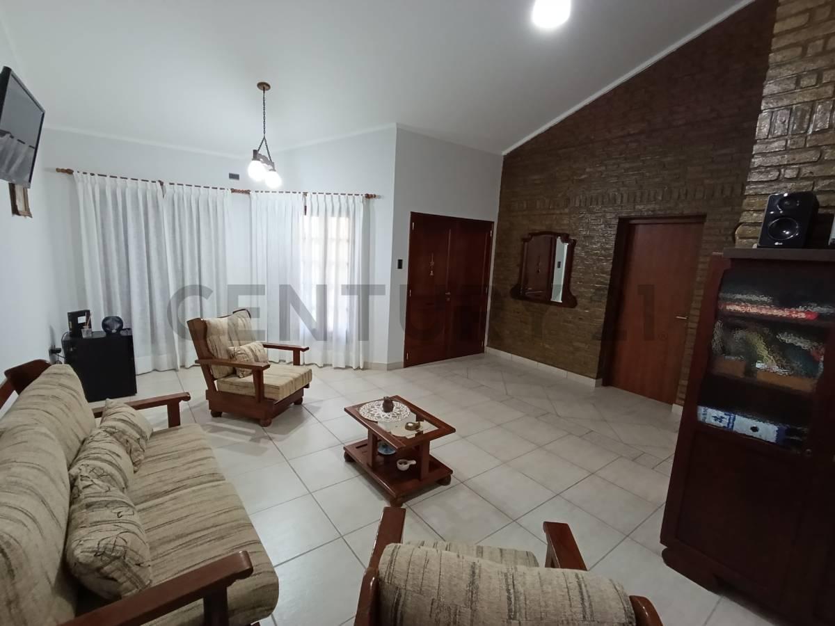 Foto de EXCELENTE CASA CON PILETA EN RAFAELA - BARRIO BELGRANO, imagen 3