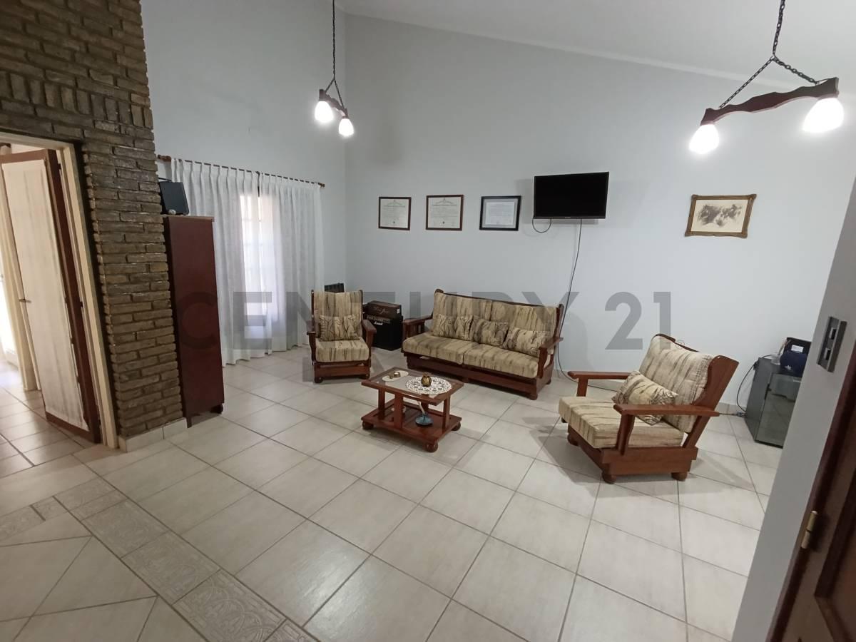 Foto de EXCELENTE CASA CON PILETA EN RAFAELA - BARRIO BELGRANO, imagen 4