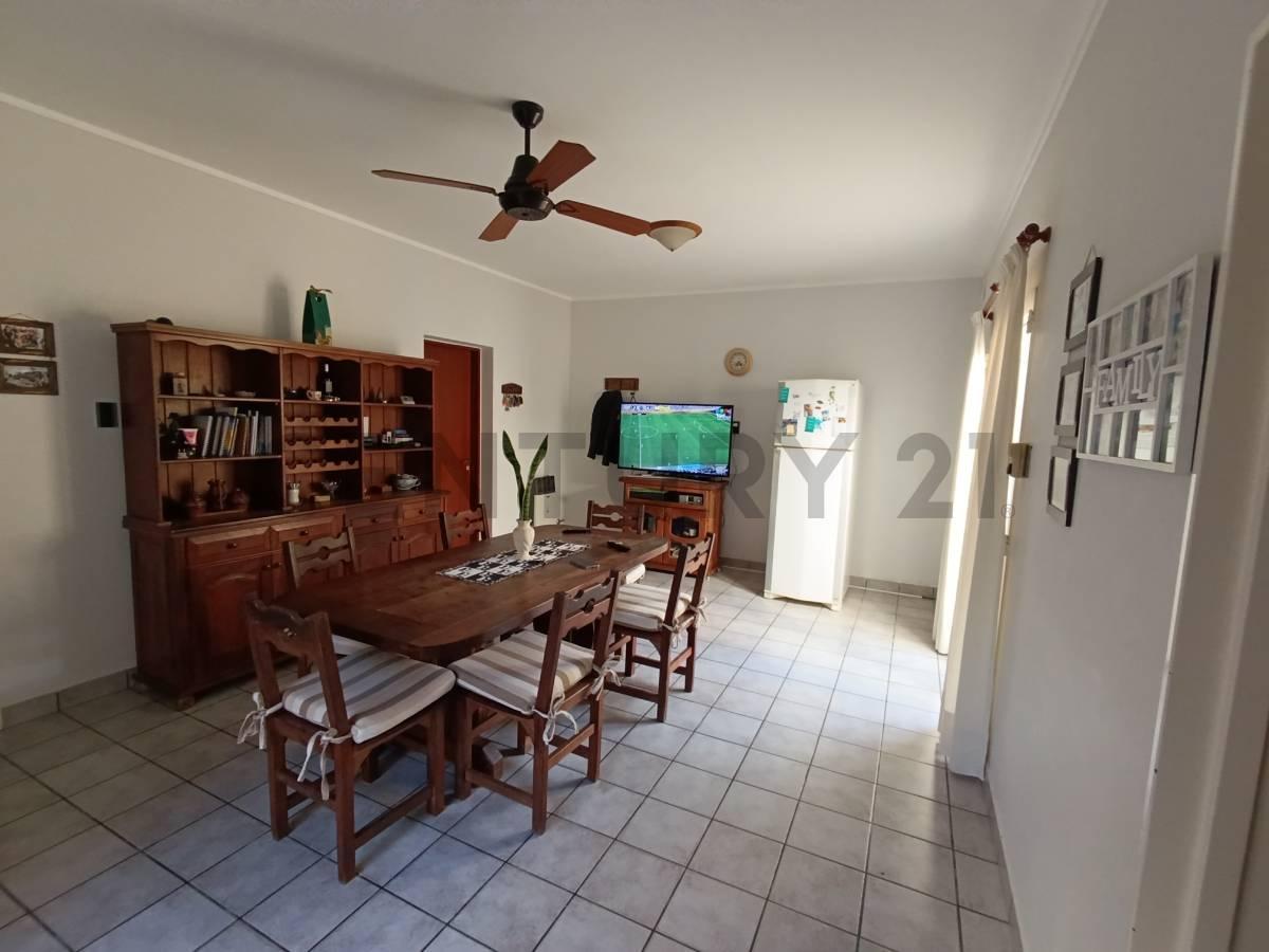Foto de EXCELENTE CASA CON PILETA EN RAFAELA - BARRIO BELGRANO, imagen 5