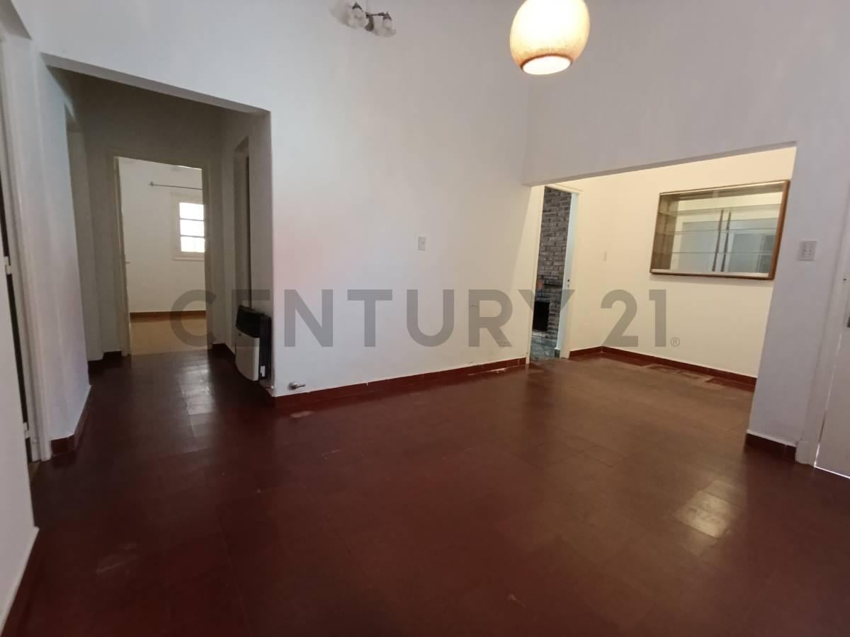 Foto de SE VENDE CASA DE TRES DORMITORIOS Y TODOS LOS SERVICIOS EN RAFAELA, imagen 3