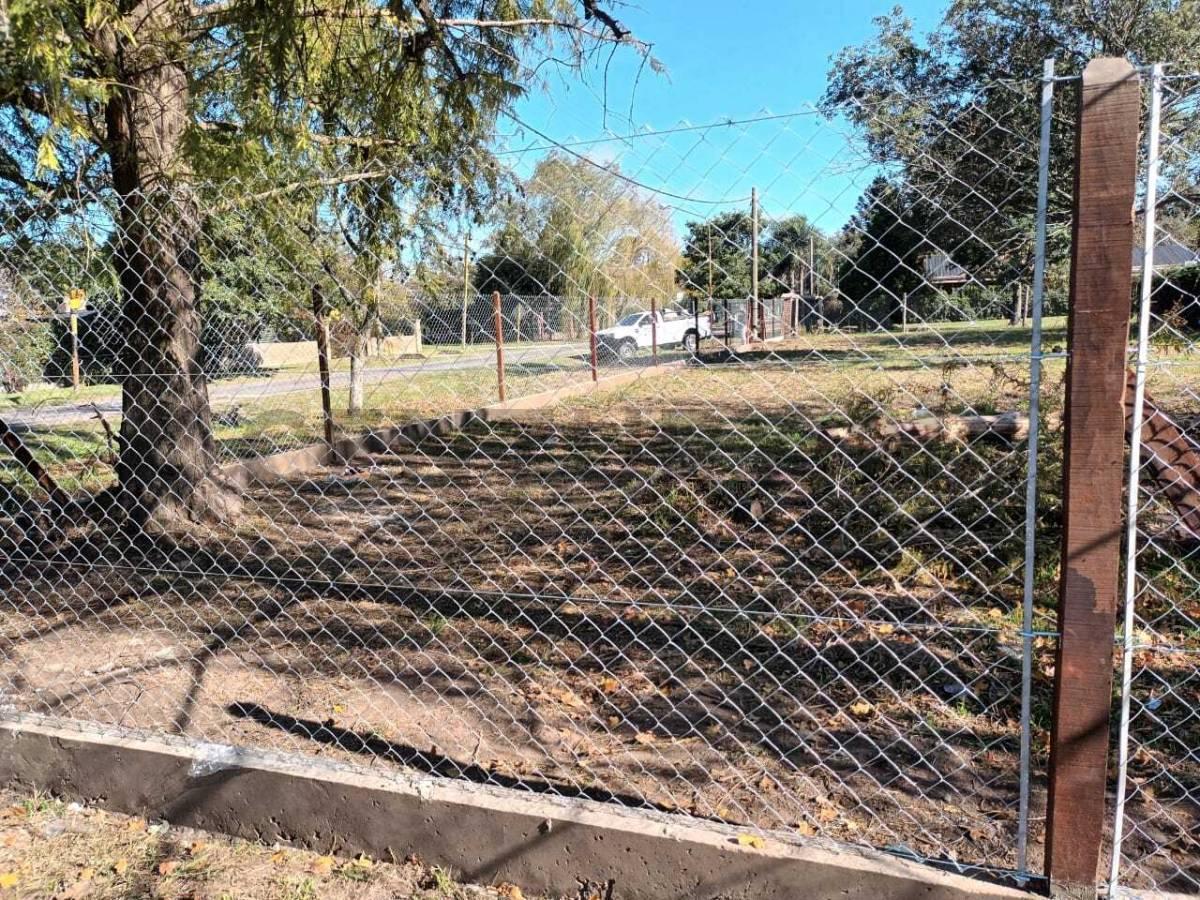 Foto de Venta de Lote en esquina sobre Av. 1° de Marzo, B° Los Alamos del Aero, imagen 2