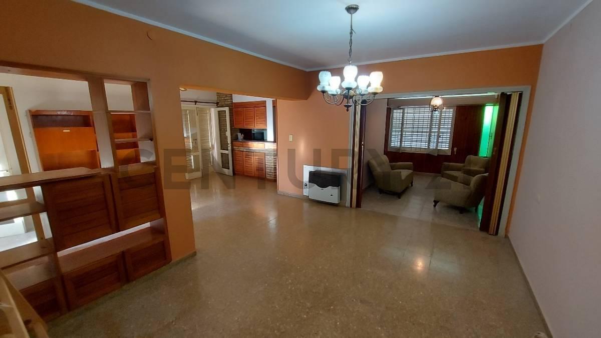 Foto de Venta de Amplia casa en Rafaela, imagen 1