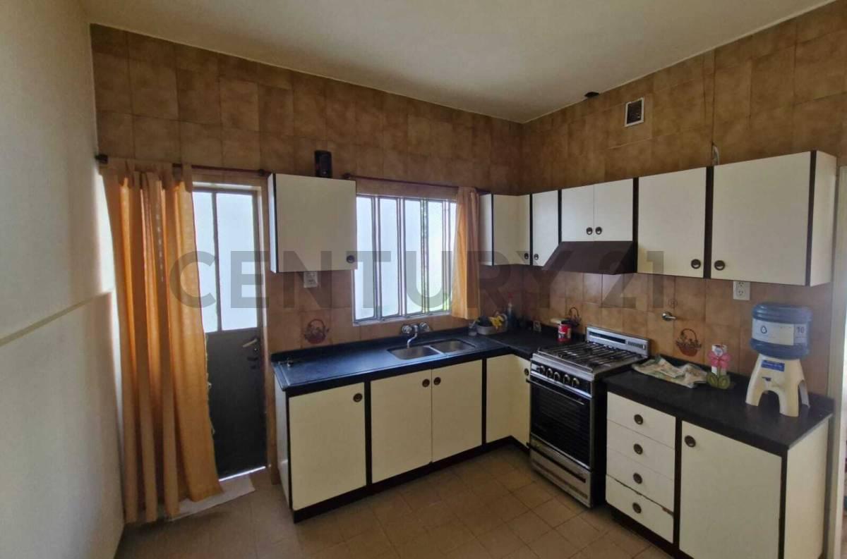 Foto de Casa sobre avenida en venta en Rafaela, imagen 4
