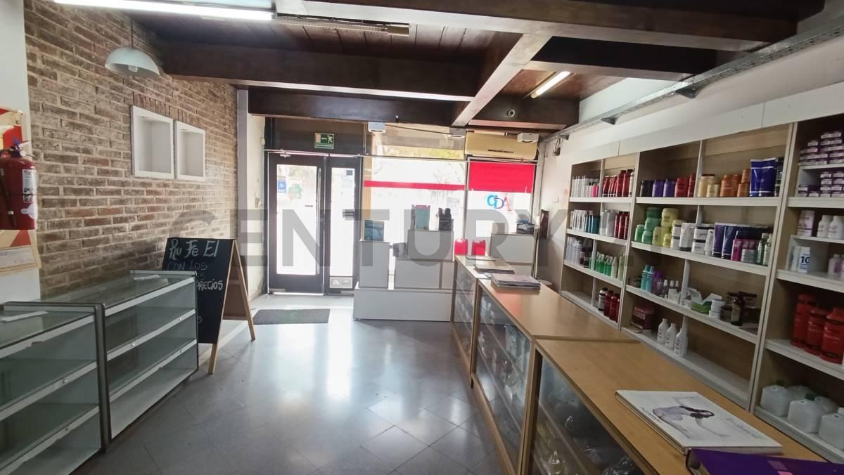 Foto de SE VENDE IMPORTANTE INMUEBLE FRENTE A LA PLAZA 25 DE MAYO - RAFAELA, imagen 2