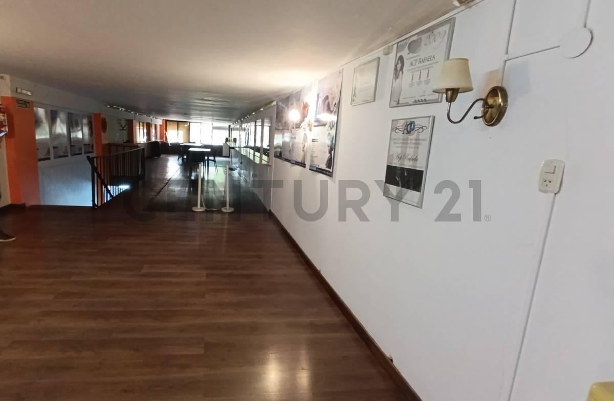 Foto de SE VENDE IMPORTANTE INMUEBLE FRENTE A LA PLAZA 25 DE MAYO - RAFAELA, imagen 3