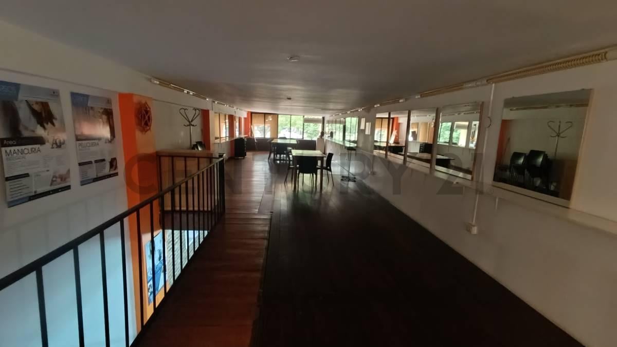 Foto de SE VENDE IMPORTANTE INMUEBLE FRENTE A LA PLAZA 25 DE MAYO - RAFAELA, imagen 4