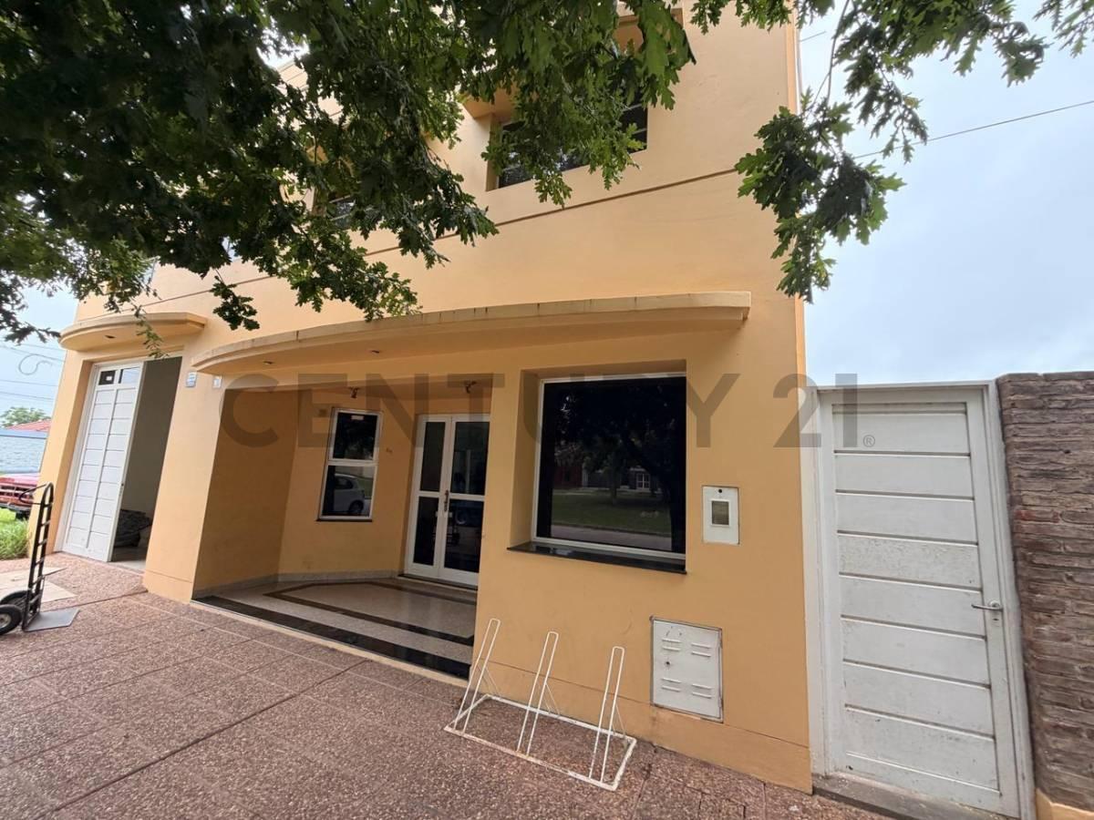 Foto de Local comercial con depósito, oficinas y entrepiso – Av. Providenti, imagen 4