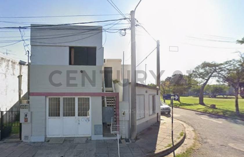 Foto de SE VENDE PH DE DOS DORMITORIOS Y GARAGE EN RAFAELA, imagen 2