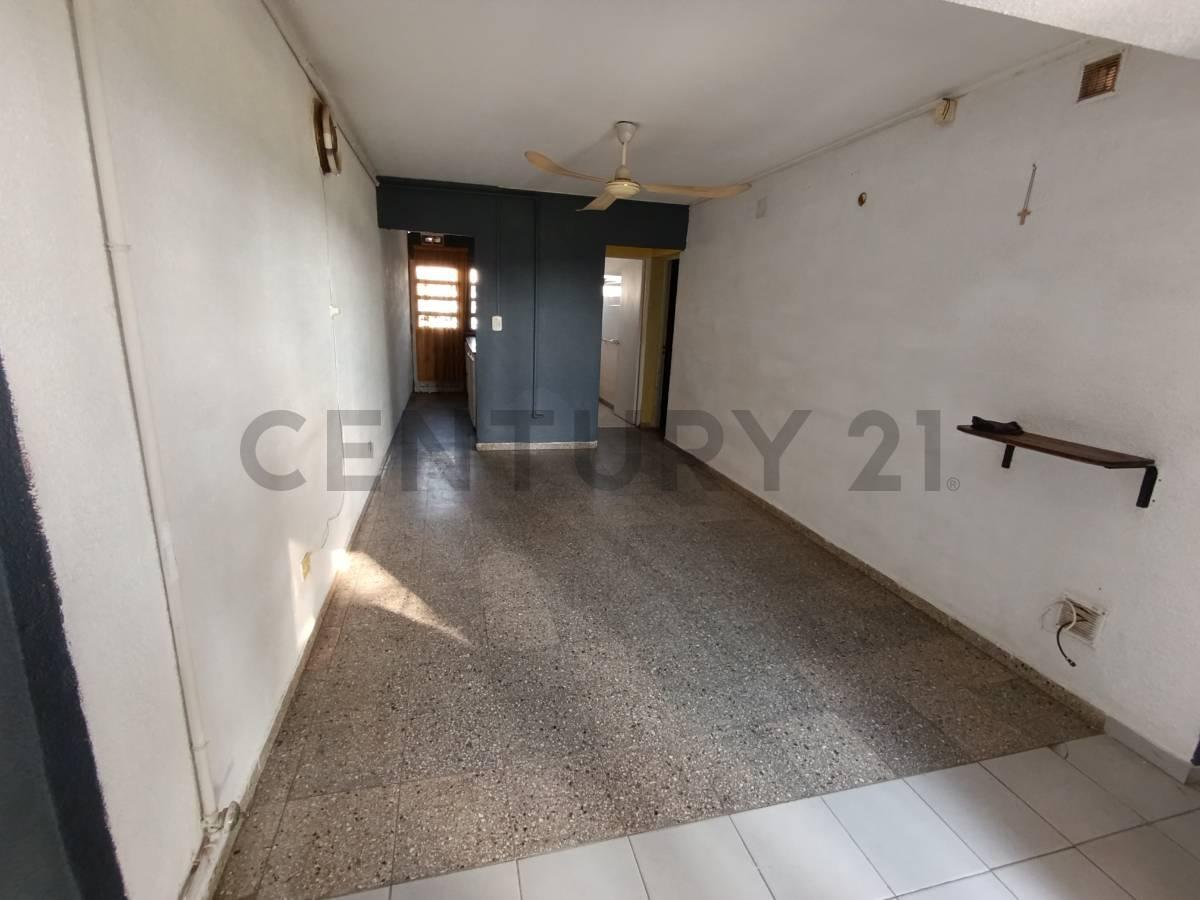 Foto de SE VENDE PH DE DOS DORMITORIOS Y GARAGE EN RAFAELA, imagen 5