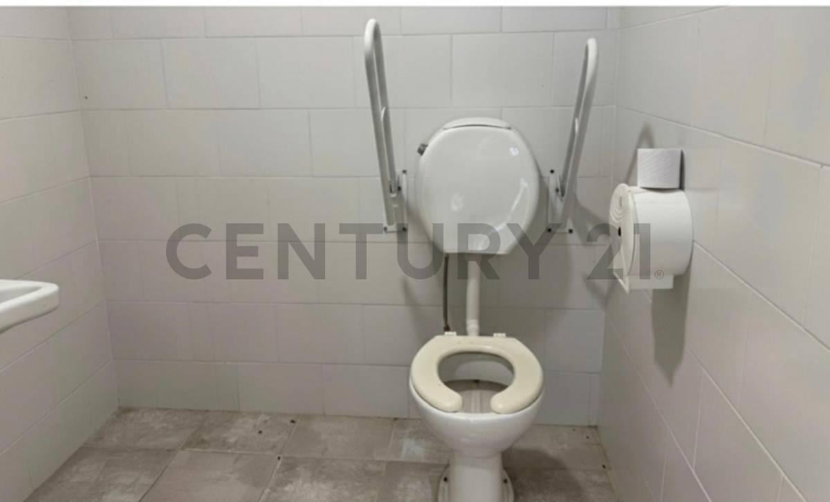 Foto de VENTA LOCAL COMERCIAL EN RAFAELA, imagen 2