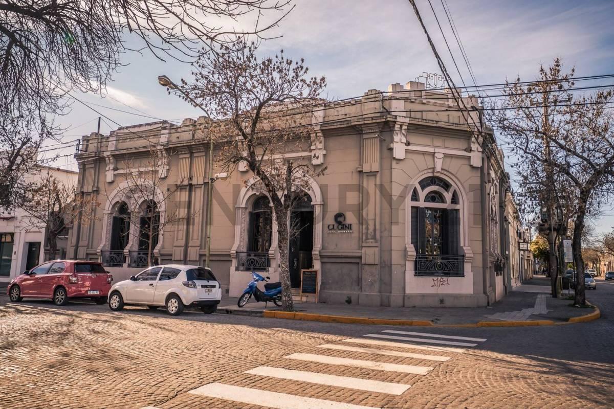 Foto de Venta de Exclusiva propiedad de categoría / Centro de Rafaela, imagen 1