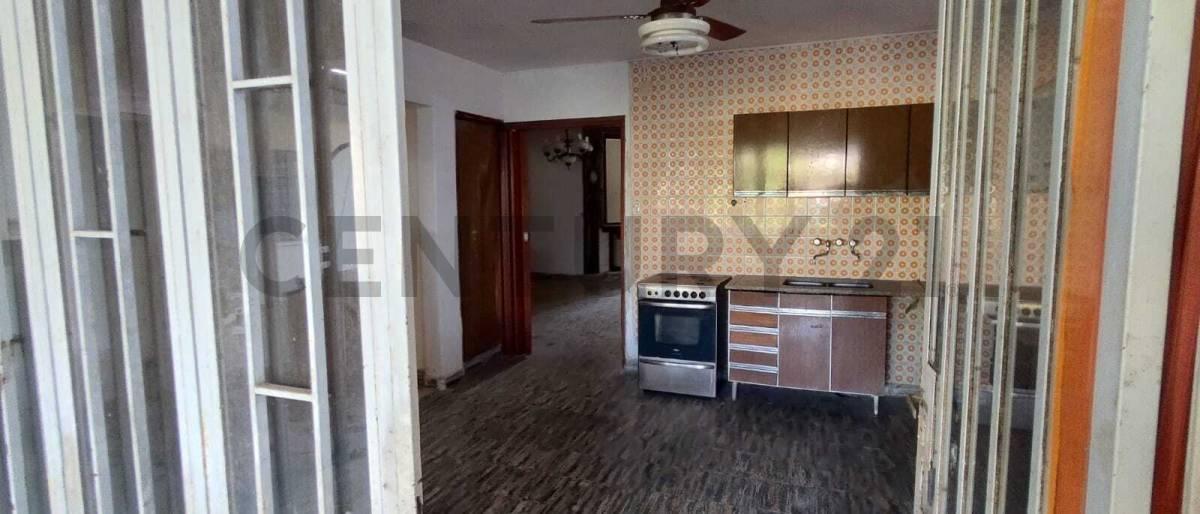 Foto de SE VENDE IMPORTANTE INMUEBLE EN RAFAELA, imagen 2