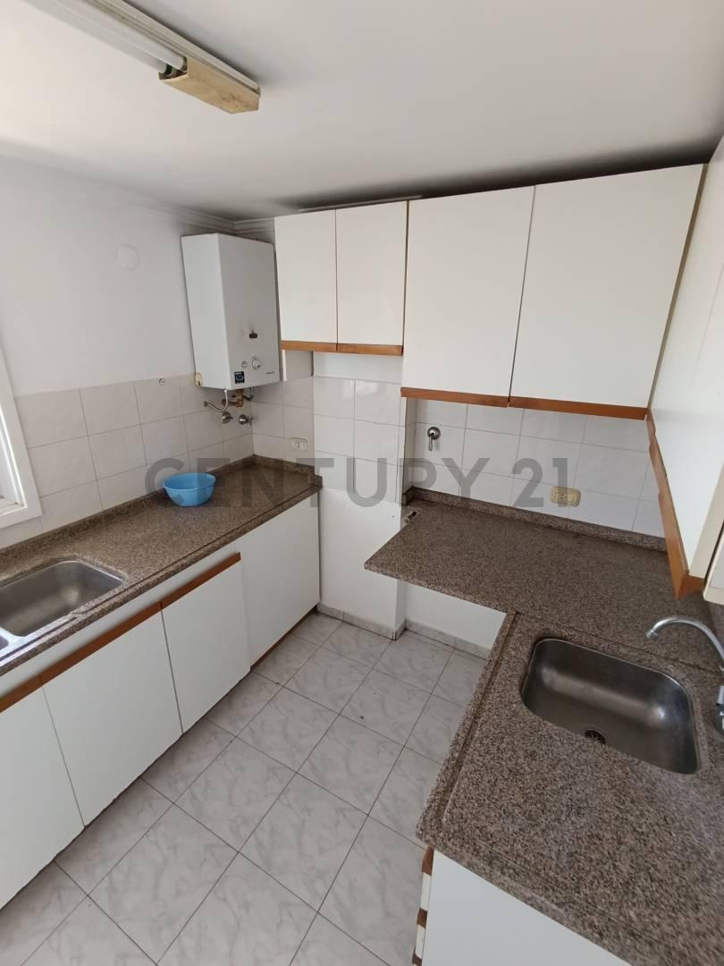 Foto de SE VENDE DEPARTAMENTO CÉNTRICO DOS DORMITORIOS CON COCHERA EN RAFAELA, imagen 5