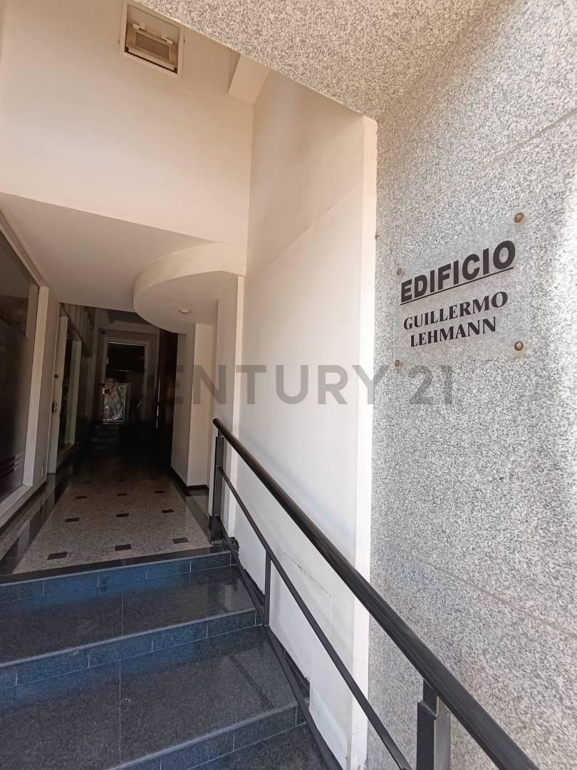 Foto de SE VENDE DEPARTAMENTO CÉNTRICO DOS DORMITORIOS CON COCHERA EN RAFAELA, imagen 2