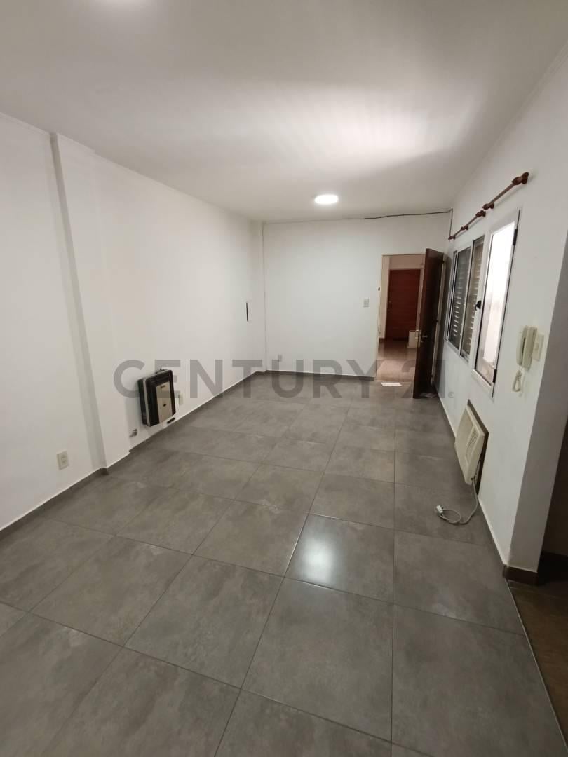 Foto de SE VENDE DEPARTAMENTO CÉNTRICO EN RAFAELA DE DOS DORMITORIOS, imagen 4