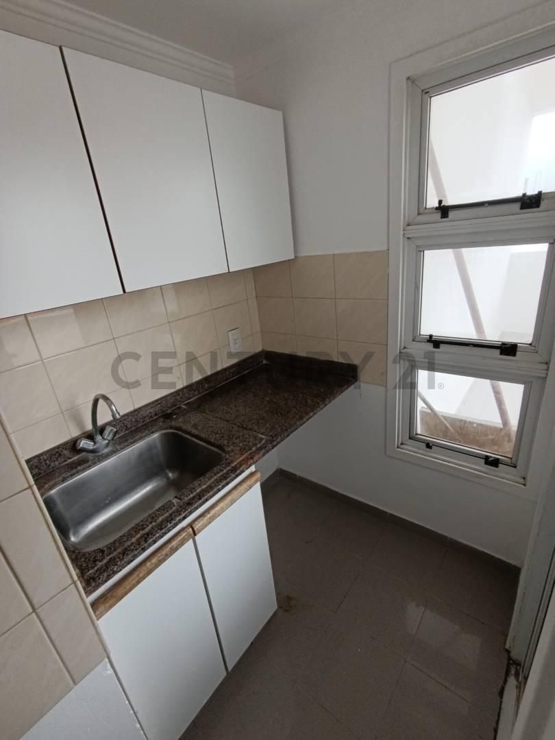 Foto de SE VENDE DEPARTAMENTO CÉNTRICO DE DOS DORMITORIOS EN RAFAELA, imagen 3