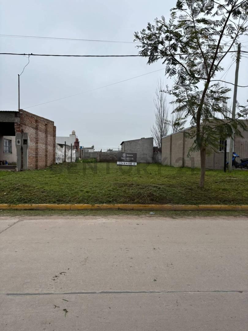 Foto de VENTA DE TERRENO EN BARRIO MORA DE LA LOCALIDAD RAFAELA, imagen 3
