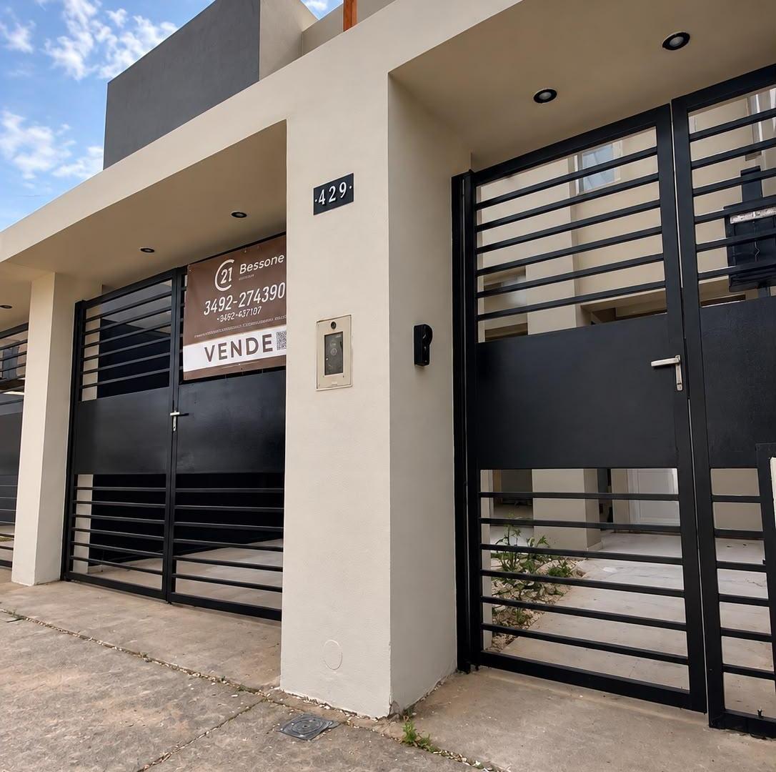 Foto de VENTA PH 2 DORMITORIOS EN B° PIZZURNO RAFAELA, imagen 1