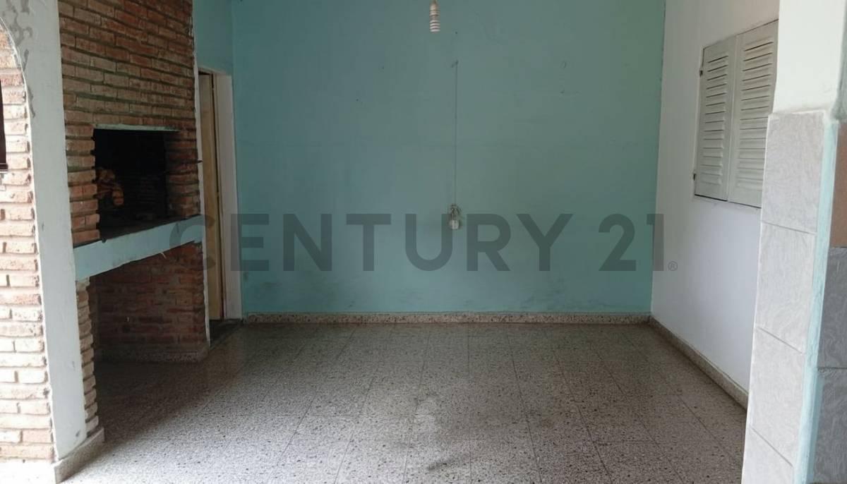 Foto de En Venta: Hermosa Casa Familiar de 3 Dormitorios con Hogar, Garage y, imagen 3