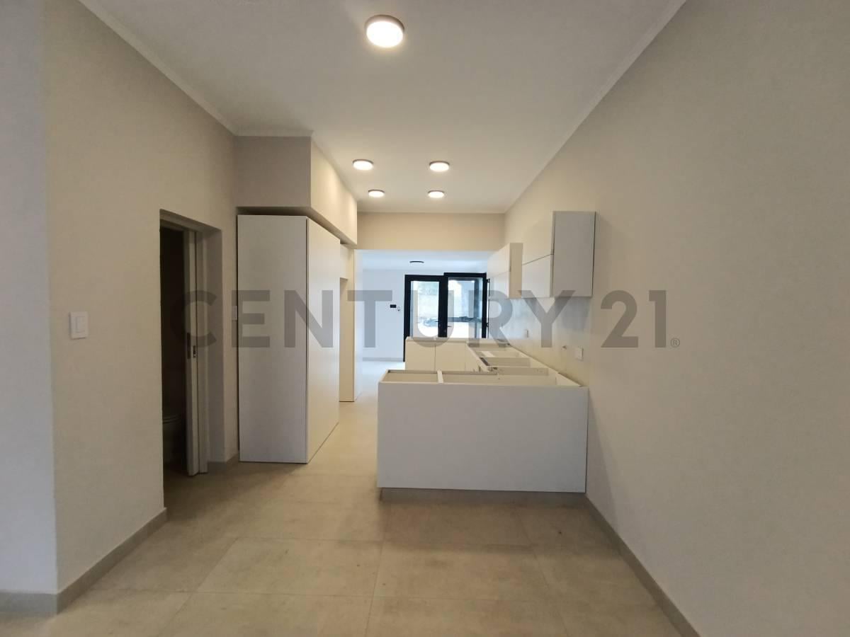 Foto de SE VENDE CASA REFACCIONADA A NUEVA EN RAFAELA, imagen 4