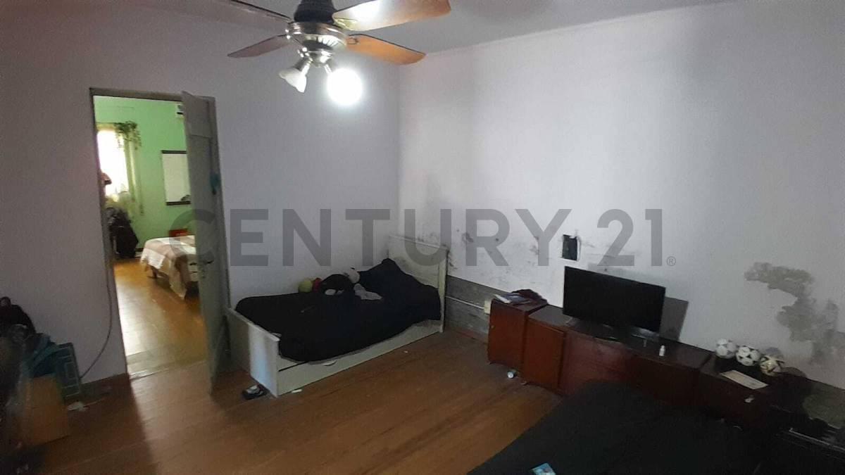 Foto de Casa en venta con 2 dormitorios, patio verde y cochera en Rafaela, imagen 3