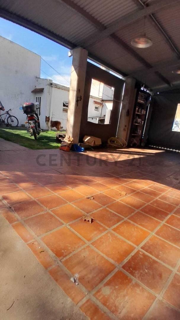 Foto de Casa en venta con 2 dormitorios, patio verde y cochera en Rafaela, imagen 4