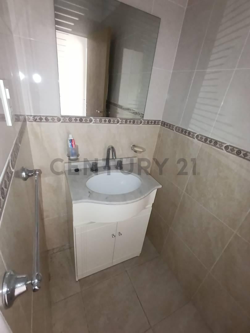 Foto de CASA EN VENTA EN RAFAELA, imagen 2