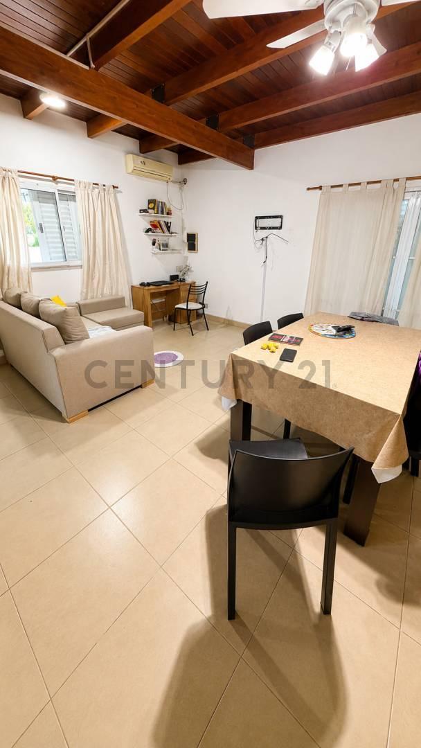 Foto de VENTA de Casa de 3 dormitorios con pileta, galería y amplio patio, imagen 4