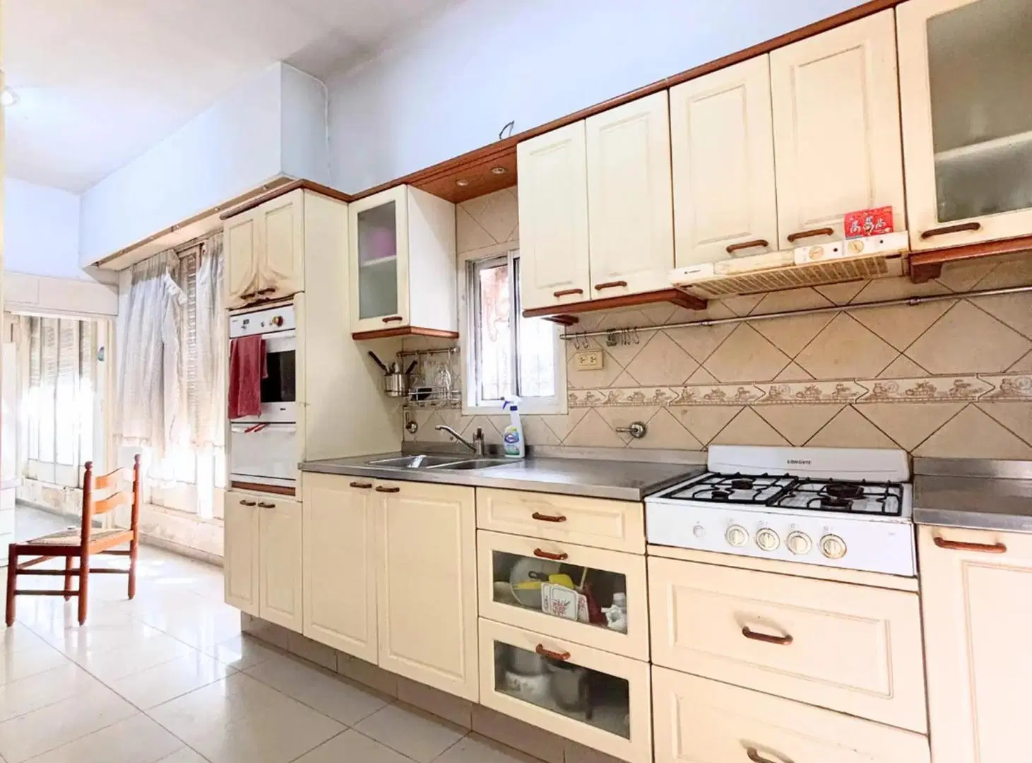 CASA 3 DORMITORIOS CON COCHERAS BARRIO PARQUE CON PATIO Y TALLER 1