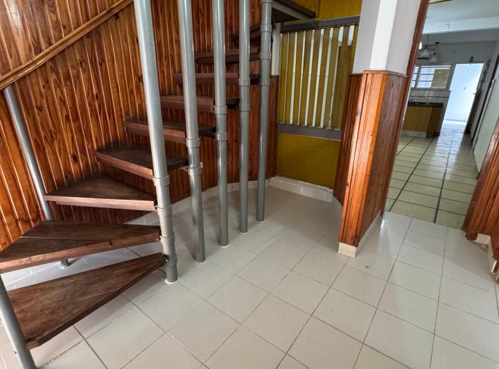 ALQUILER AMPLIA CASA 3 DORM EN BARRIO JUNIORS  5