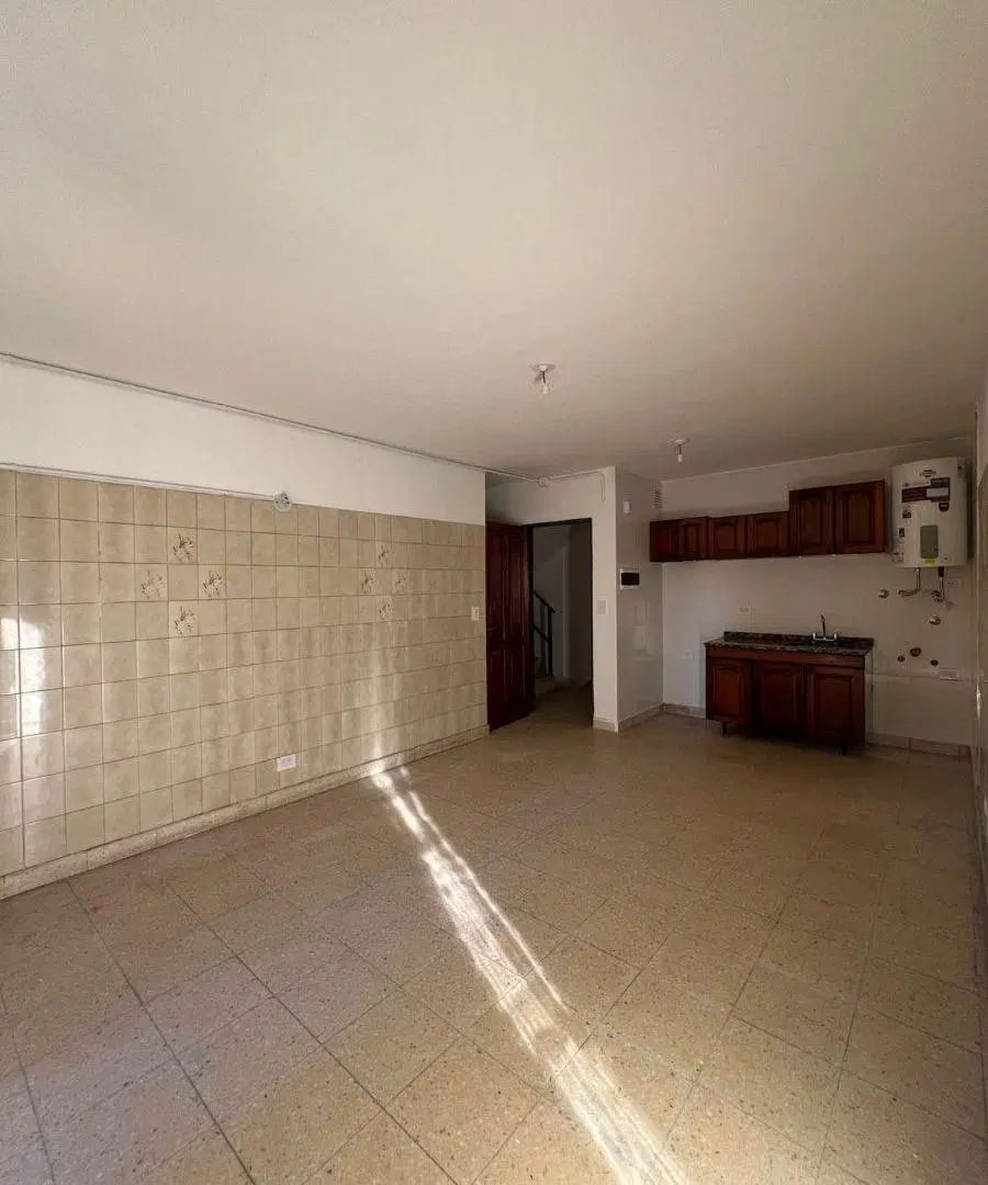 2 DORM CON COCHERA EN PLENO CENTRO DE CARLOS PAZ 4