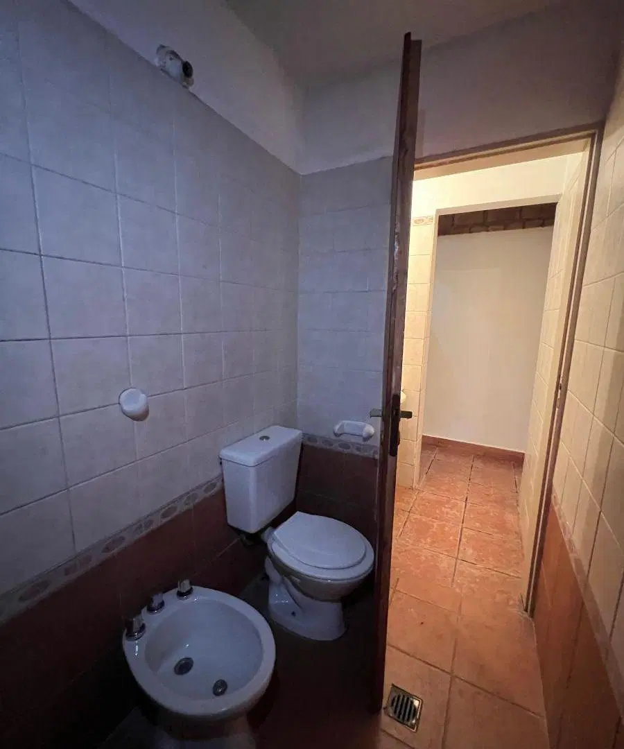 DÚPLEX 2 DORMITORIOS CON PATIO Y DOBLE COCHERA – B° MARQUÉS DE SOBREMONTE 4