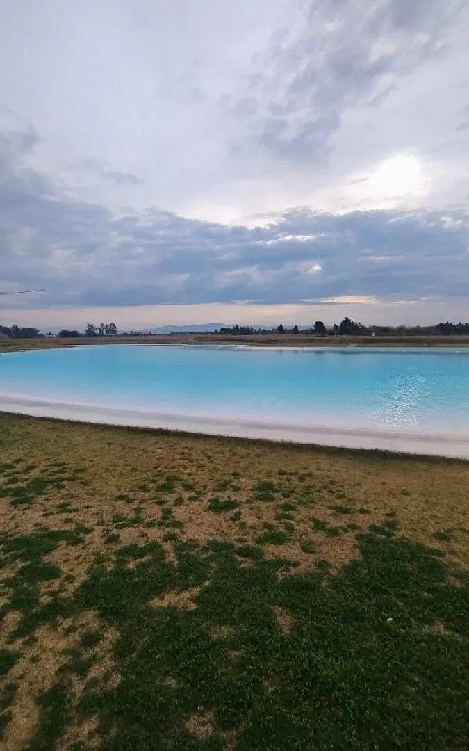 ¡OPORTUNIDAD! – LOTE DE 800 M² EN ACQUAVISTA - RECIBE MENOR 2