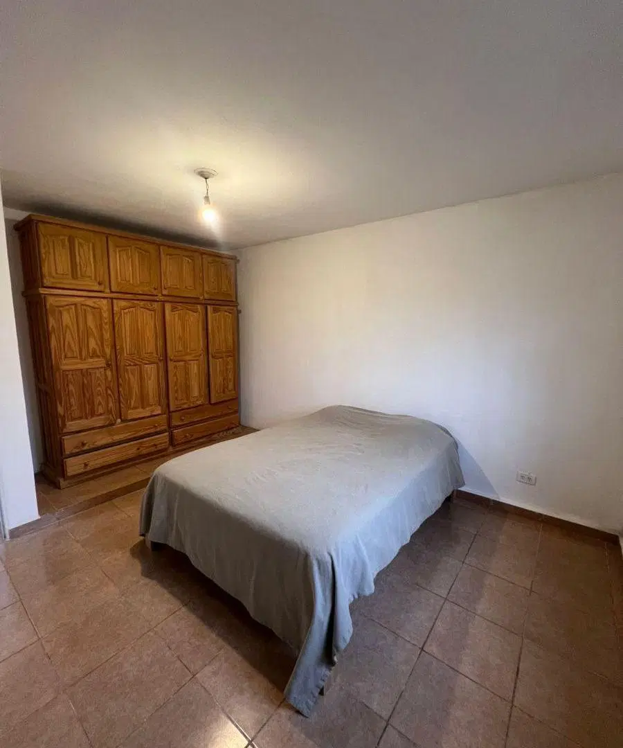 HERMOSA DUPLEX 2 DORM CON COCHERA Y PATIO EN B ARGÜELLO 3