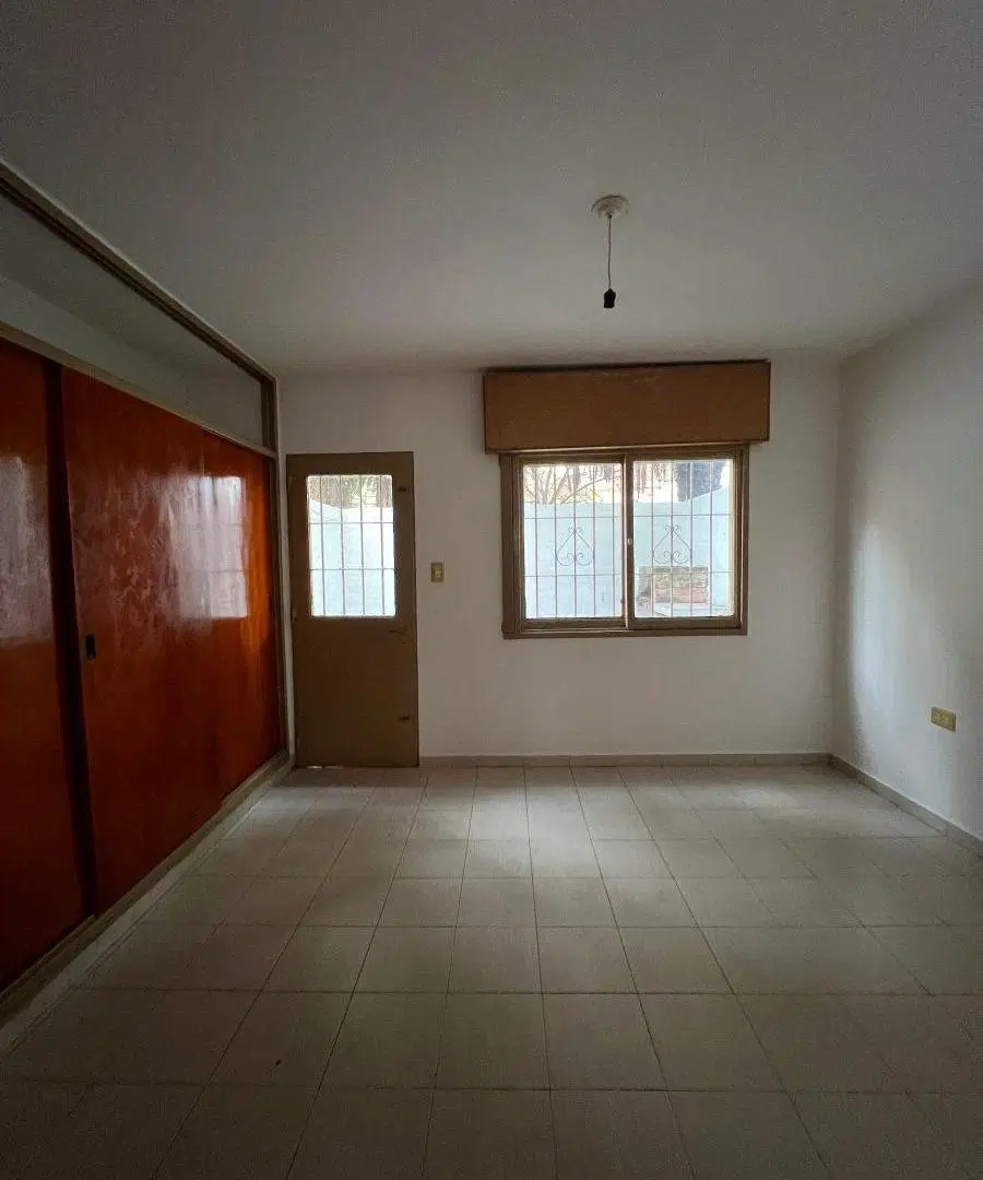 DPTO 1 DORM CON PATIO Y ASADOR B GUEMES A 200 metros de plaza España 5