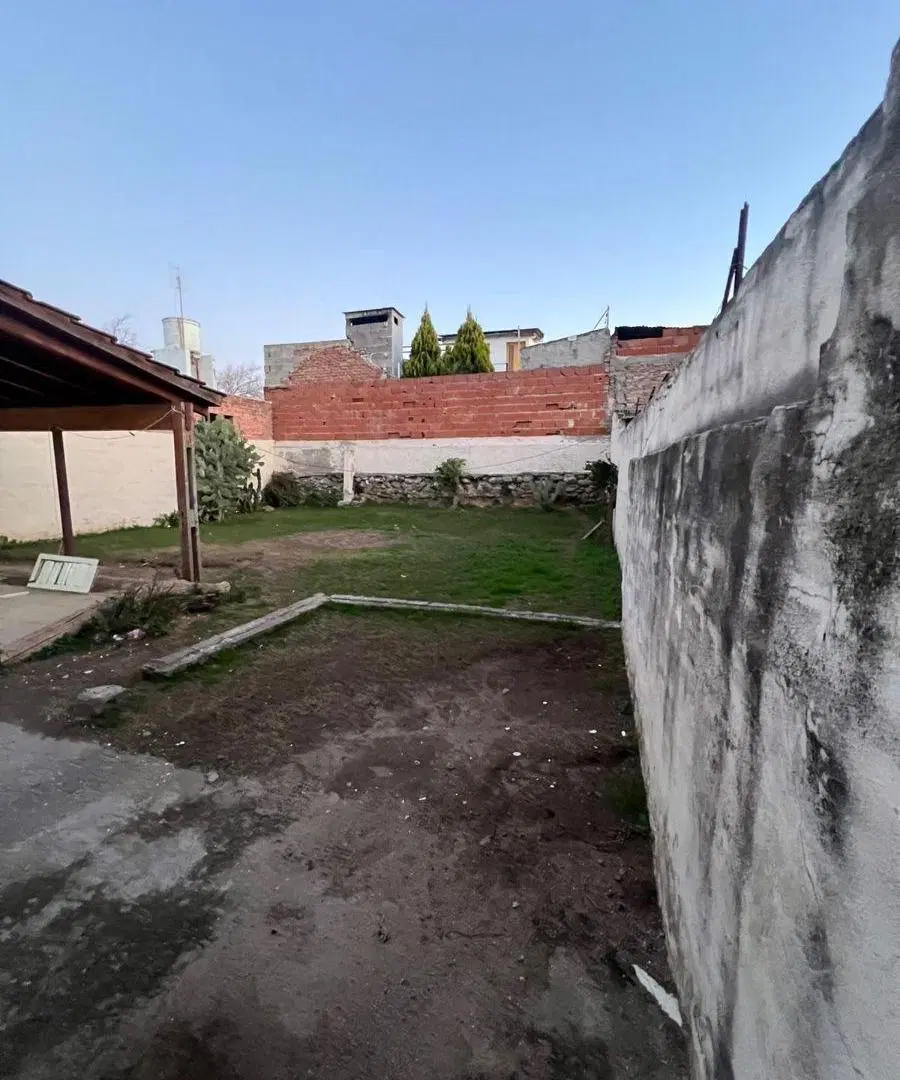 CASA 2 DORM CON COCHERA Y QUINCHO - B QUEBRADA DE LAS ROSAS 5