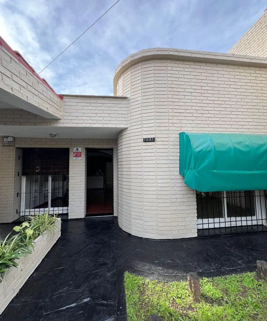 HERMOSA CASA 4 DORM CON QUINCHO PATIO Y COCHERA 2
