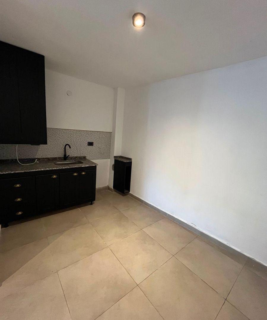 Foto de HERMOSO DUPLEX 1 DORM CON COCHERA EN CAMINO SAN CARLOS, imagen 5
