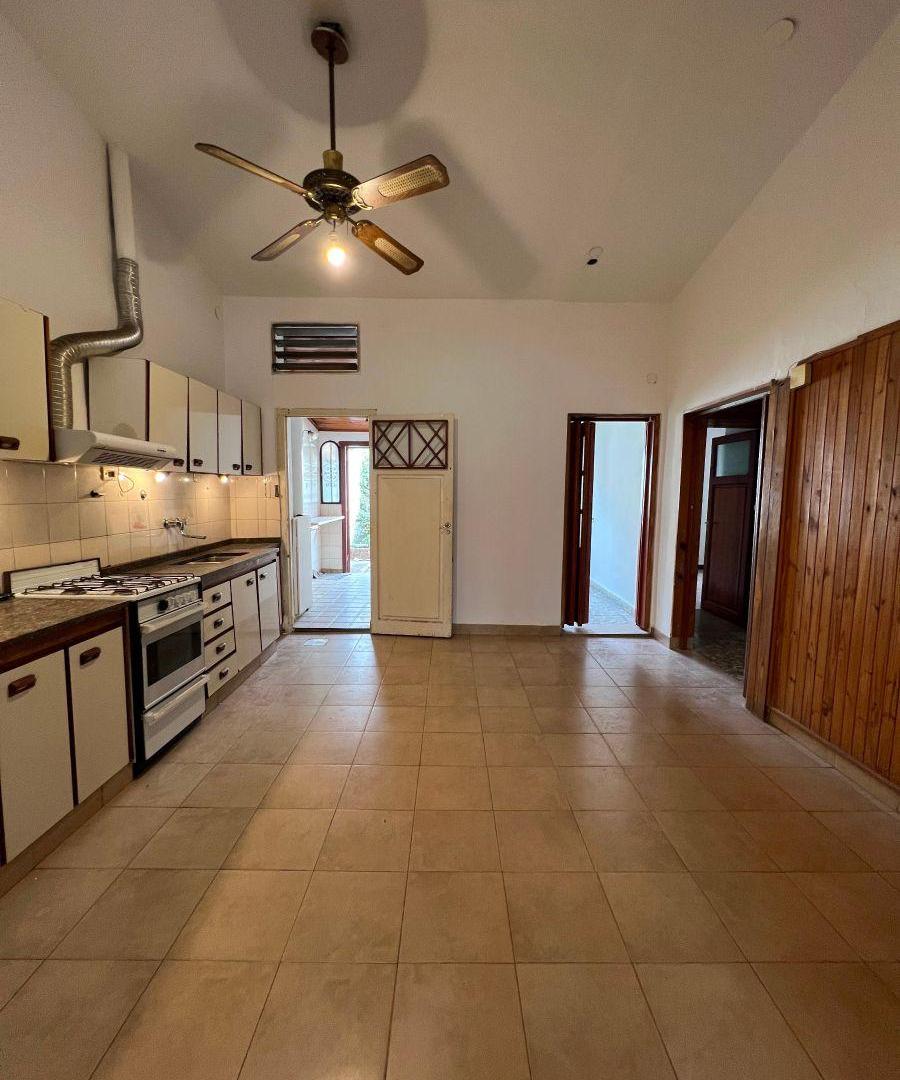 Foto de CASA 3 DORM CON QUINCHO, PATIO Y COCHERA – B° CRISOL SUD, imagen 4