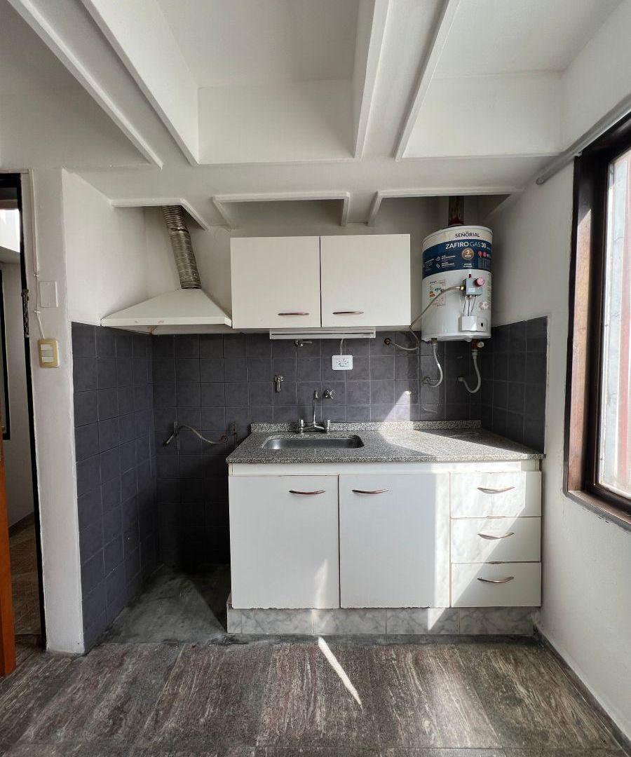 Foto de AMPLIO DEPTO 1 DORM SIN EXPENSAS – B° SAN MARTÍN, imagen 3