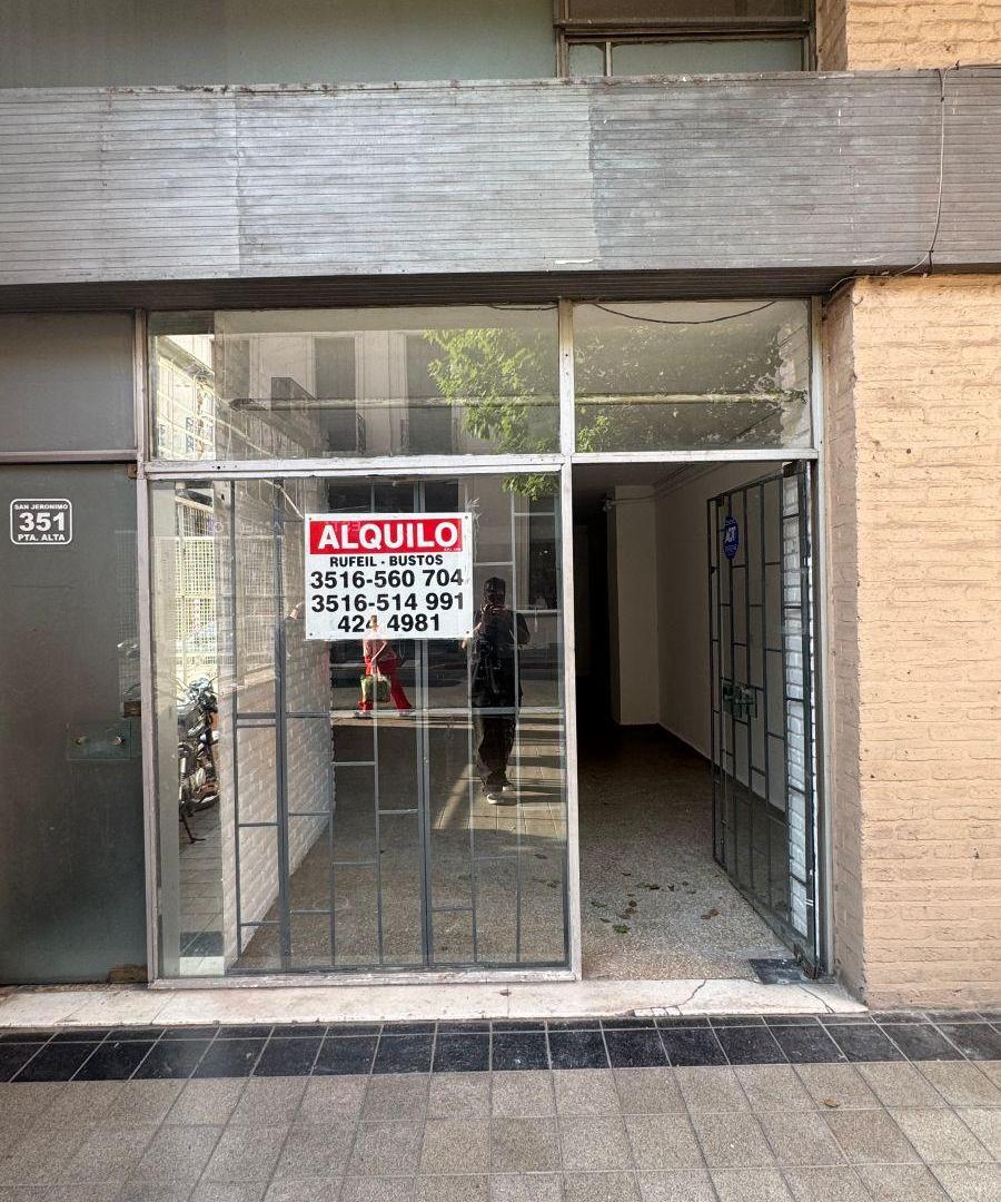 Foto de LOCAL 100m2 - B Centro, imagen 1